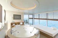 MS EUROPA 2 Owner Suite Bad